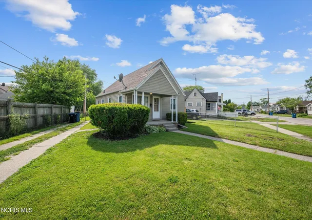 2nd image of 1536 Reswick Dr, Oregon, OH 43616 | MLS# 10010412