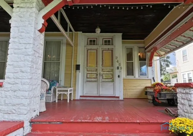 Photo 3 of Single family home for sale at 2459 Scottwood Ave, Toledo, OH 43620 | MLS# 10010425 | Listing updated on 2026-08-29