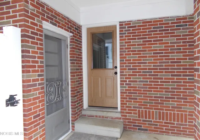Photo 3 of Single family home for sale at 304 Brussel St, Archbold, OH 43502 | MLS# 10010428 | Listing updated on 2026-09-16