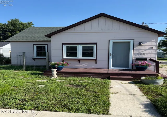 1st image of 208 W Washington St, Oak Harbor, OH 43449 | MLS# 10010435
