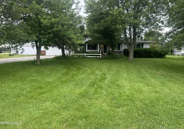 Homes for sale in Fostoria, OH | 11071 W Township Road 112, Fostoria, OH 44830 | MLS# 10010475