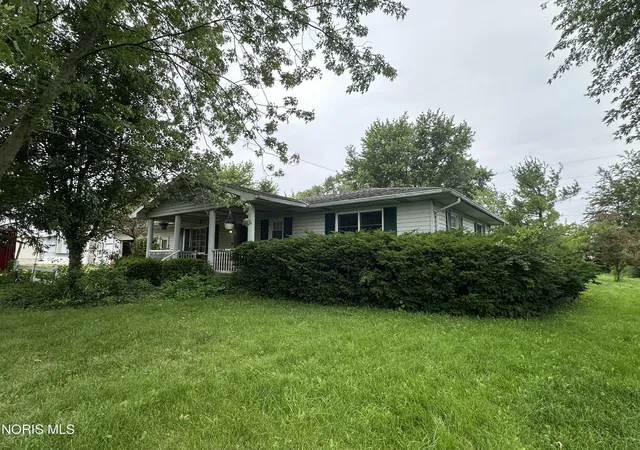 Homes for sale in Fostoria, OH | 11071 W Township Road 112, Fostoria, OH 44830 | MLS# 10010475