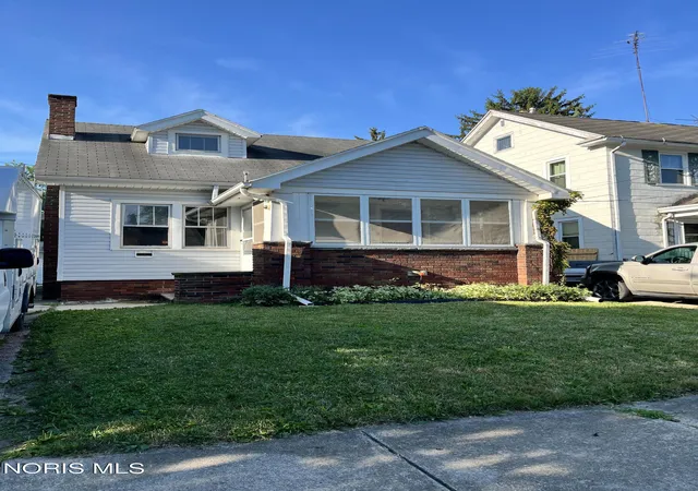 Photo 1 of Single family home for sale at 747 Kipling Dr, Toledo, OH 43612 | MLS# 10010477 | Listing updated on 2026-07-24