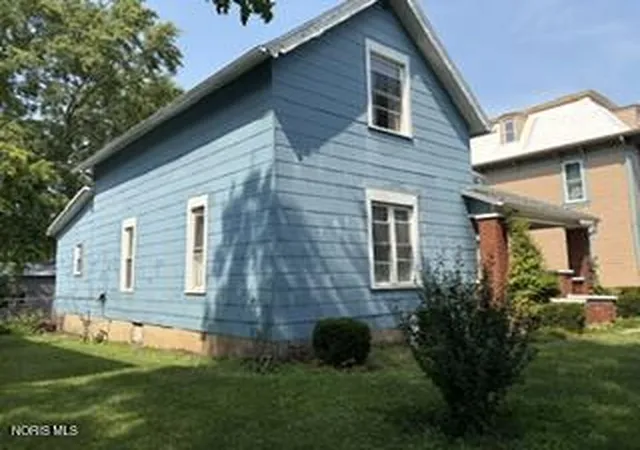 Photo 3 of Single family home for sale at 208 W Main St, Mc Comb, OH 45858 | MLS# 10010628 | Listing updated on 2026-07-17