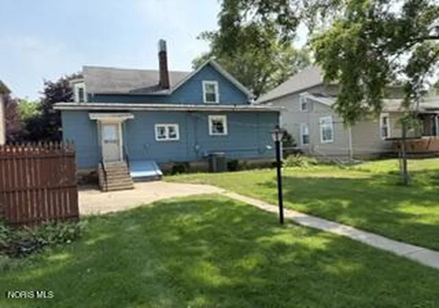 Photo 4 of Single family home for sale at 208 W Main St, Mc Comb, OH 45858 | MLS# 10010628 | Listing updated on 2026-07-17