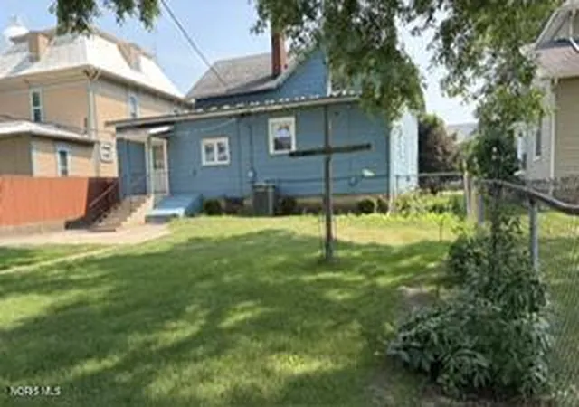 Photo 5 of Single family home for sale at 208 W Main St, Mc Comb, OH 45858 | MLS# 10010628 | Listing updated on 2026-07-17