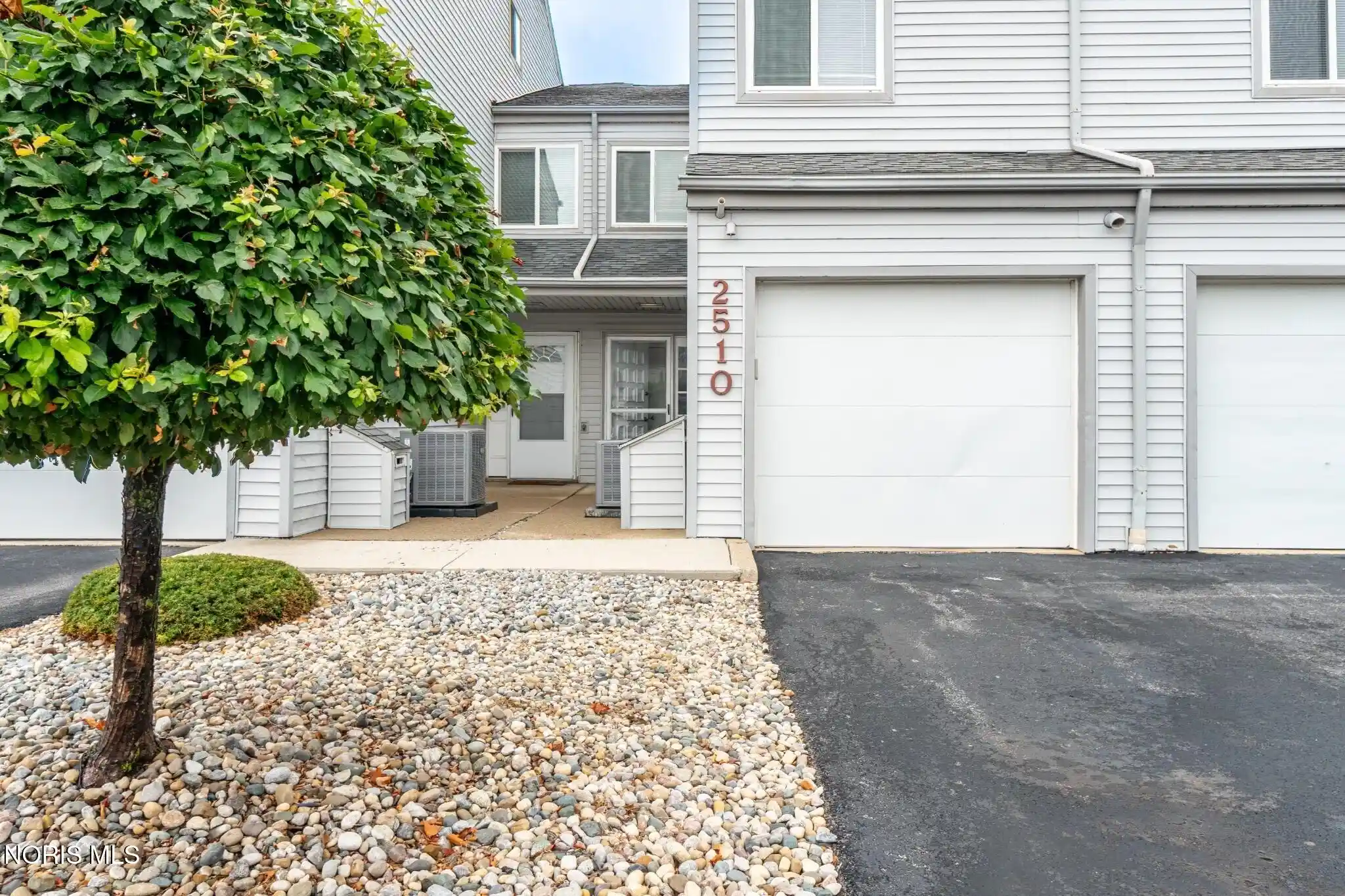 Listing Photo 37 - Condo for sale in 2510 W Vlg Dr located at 2510 W Vlg Dr, Toledo, OH 43614 - Unit 2510 W Village Dr