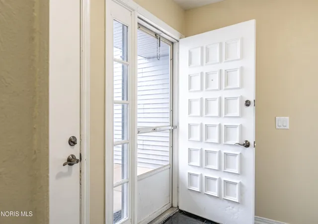 Photo 3 of Condo for sale at 2510 W Village Dr, Toledo, OH 43614 | MLS# 10010502 | Listing updated on 2026-08-21