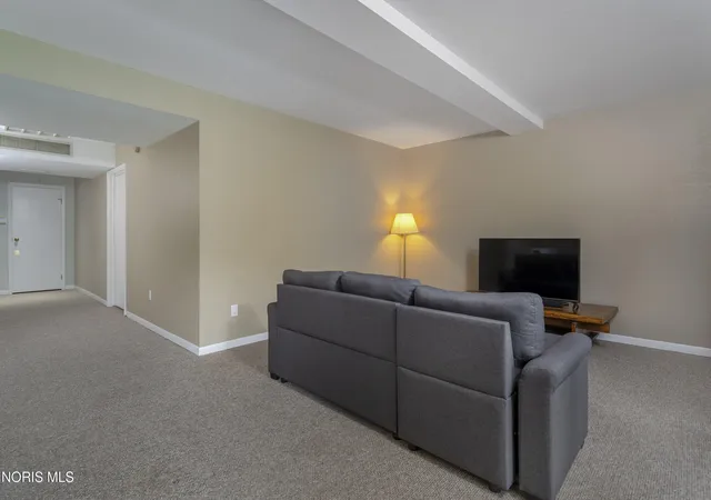 Condo for sale in building located at 1608 Saddlebrook Ct, Toledo, OH 43615 - Unit # C
