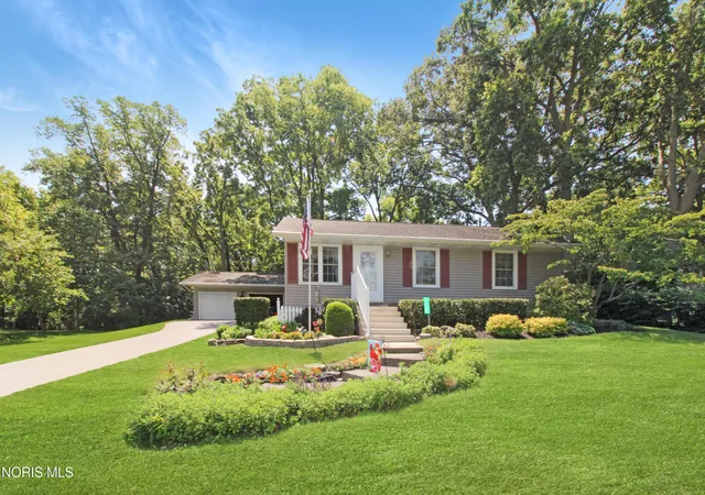 Homes for sale in Port Clinton, OH | 4336 E Ledge Rd, Port Clinton, OH 43452 | MLS# 10010476