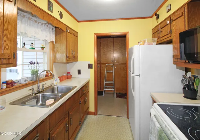 Homes for sale in Port Clinton, OH | 4336 E Ledge Rd, Port Clinton, OH 43452 | MLS# 10010476