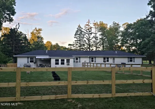 Homes for sale in Swanton, OH | 3701 Co Rd 1, Swanton, OH 43558 | MLS# 10010481