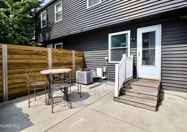 Photo 2 of Sale Pending at 6044 N Summit St #1B, Toledo, OH 43611 | MLS# 10010566 | Listing updated on 2026-08-27
