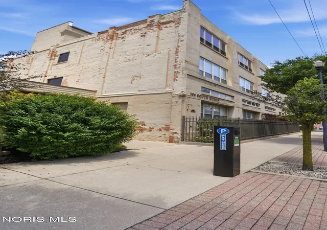 Photo 2 of Condo for sale at 100 S Huron St #6B, Toledo, OH 43604 | MLS# 10010495 | Listing updated on 2026-08-25