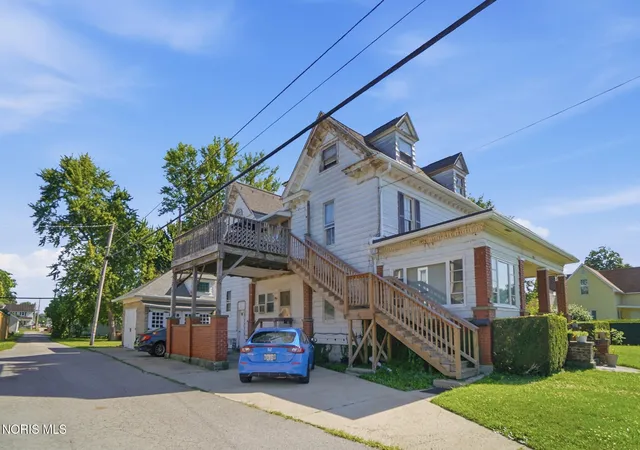 Listing Photo 2 - Condo for sale in building located at 412 W Lincoln St, Findlay, OH 45840
