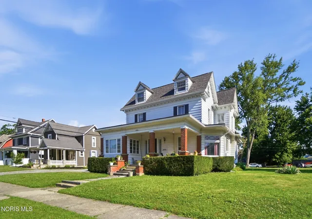 Homes for sale in Findlay, OH | 412 W Lincoln St, Findlay, OH 45840 | MLS# 10010492