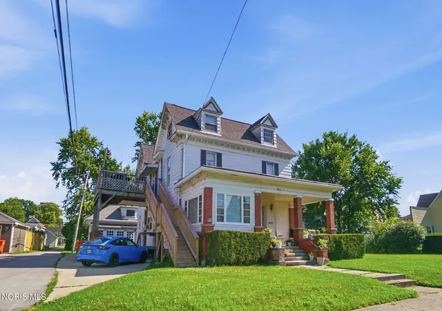 Homes for sale in Findlay, OH | 412 W Lincoln St, Findlay, OH 45840 | MLS# 10010492