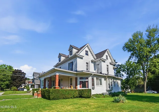 Homes for sale in Findlay, OH | 412 W Lincoln St, Findlay, OH 45840 | MLS# 10010492