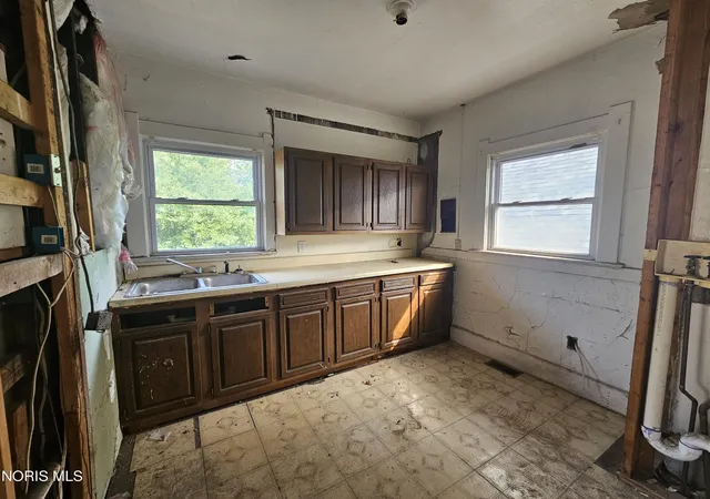 Homes for sale in Toledo, OH | 636 Spencer St, Toledo, OH 43609 | MLS# 10010488