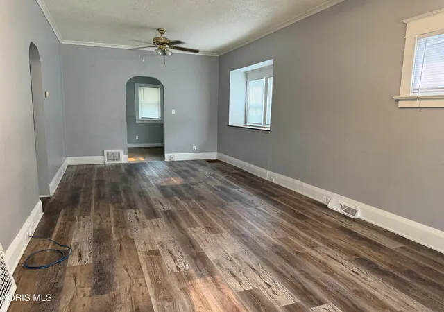 Photo 2 of Single family home for sale at 1923 Berkshire Pl, Toledo, OH 43613 | MLS# 10010637 | Listing updated on 2026-09-11