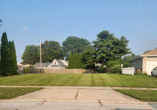 Photo 1 of Land for sale at 5850 Rounding River Ln, Toledo, OH 43611 | MLS# 10010723 | Listing updated on 2026-08-28