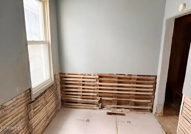 11th image of 310 Bronson Ave, Toledo, OH 43608 | MLS# 10010512