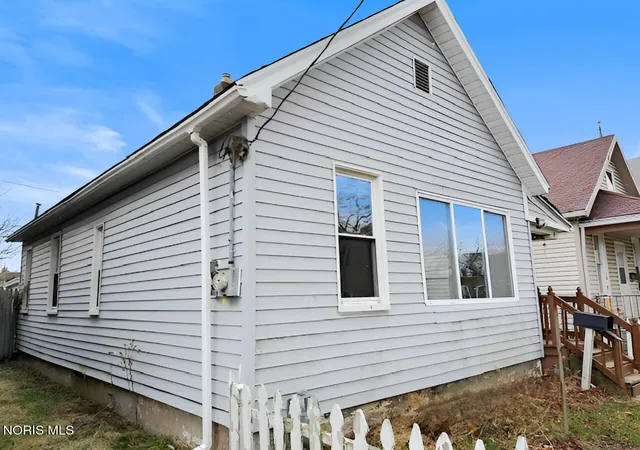 Photo 3 of Sale Pending at 310 Bronson Ave, Toledo, OH 43608 | MLS# 10010512 | Listing updated on 2026-08-31
