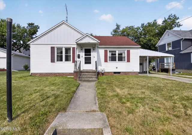 Photo 1 of Single family home for sale at 209 N Shoop Ave, Wauseon, OH 43567 | MLS# 10010523 | Listing updated on 2026-08-17