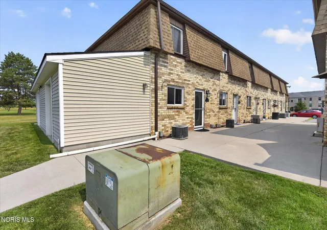 Photo 3 of Condo for sale at 728 Fairway Dr #11, Wauseon, OH 43567 | MLS# 10010527 | Listing updated on 2026-08-10