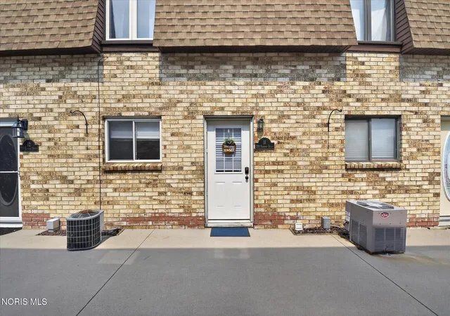 Photo 3 of Condo for sale at 728 Fairway Dr #11, Wauseon, OH 43567 | MLS# 10010527 | Listing updated on 2026-08-10