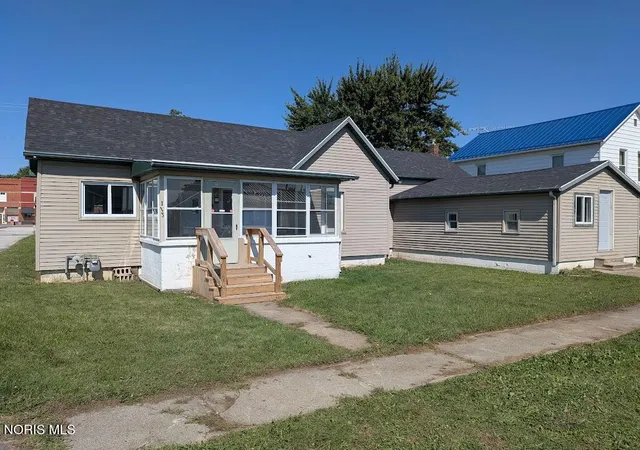 Photo 1 of Single family home for sale at 113 N Henry St, Malinta, OH 43535 | MLS# 10010542 | Listing updated on 2026-10-06