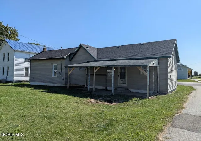 Photo 3 of Single family home for sale at 113 N Henry St, Malinta, OH 43535 | MLS# 10010542 | Listing updated on 2026-10-06