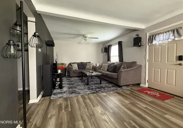 Photo 3 of Sale Pending at 804 Southover Rd, Toledo, OH 43612 | MLS# 10010589 | Listing updated on 2026-08-17