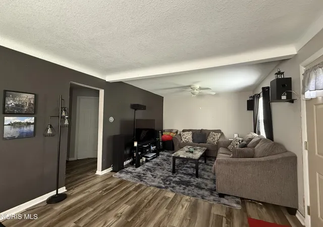 Photo 3 of Sale Pending at 804 Southover Rd, Toledo, OH 43612 | MLS# 10010589 | Listing updated on 2026-08-17