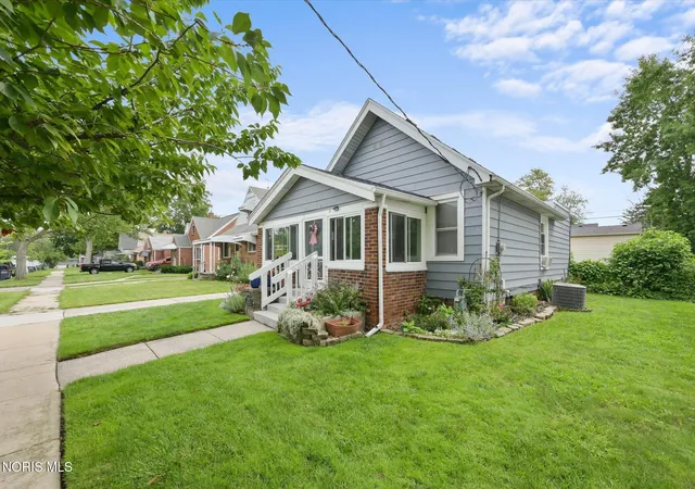 Photo 3 of Single family home for sale at 1343 Laurel Ave, Toledo, OH 43614 | MLS# 10010551 | Listing updated on 2026-08-31