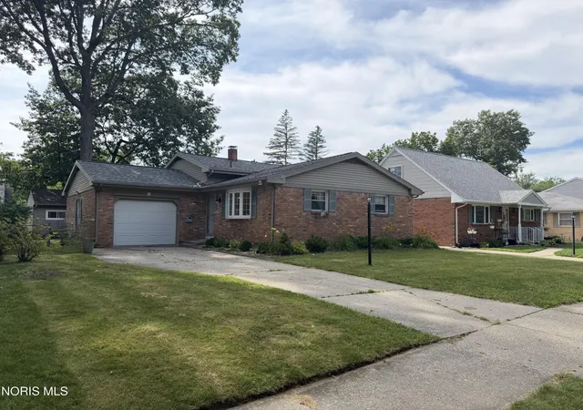 Photo 1 of Single family home for sale at 6109 Everwood Rd, Toledo, OH 43613 | MLS# 10010552 | Listing updated on 2026-09-09