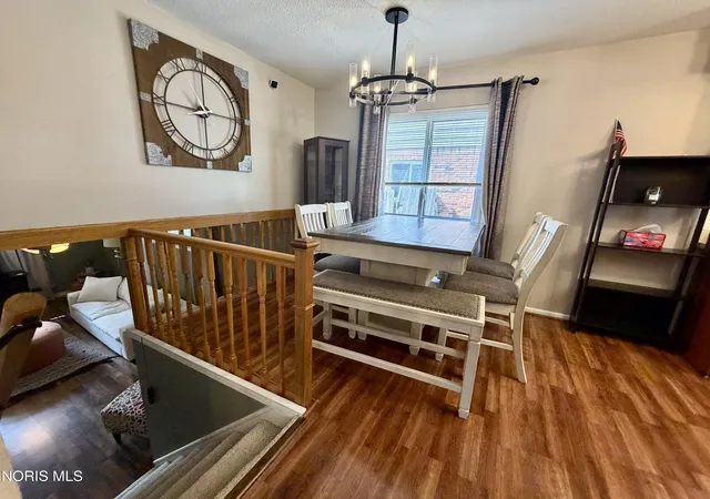 Photo 3 of Single family home for sale at 6109 Everwood Rd, Toledo, OH 43613 | MLS# 10010552 | Listing updated on 2026-09-09
