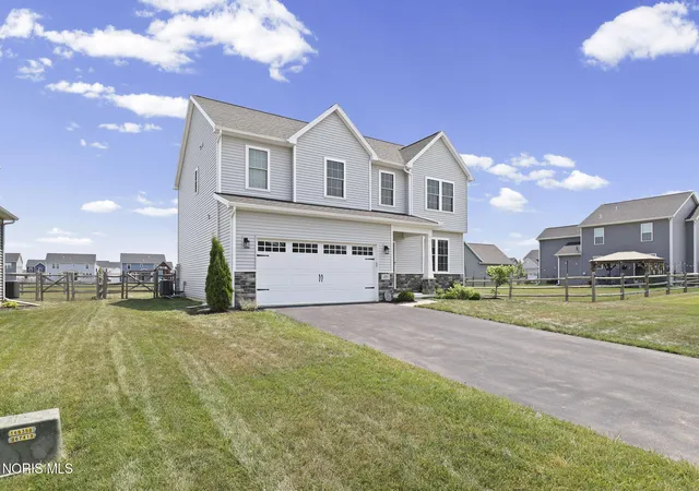 2nd image of 159 Valley Hall Dr, Perrysburg, OH 43551 | MLS# 10010703