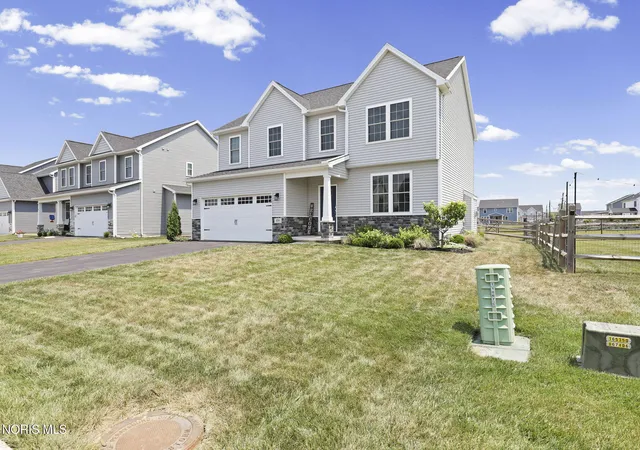 3rd image of 159 Valley Hall Dr, Perrysburg, OH 43551 | MLS# 10010703