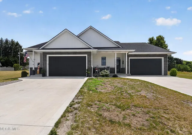 Listing Photo 2 - Condo for sale in building located at 107 Dairy Dr, Edgerton, OH 43517