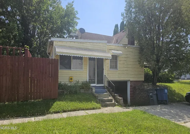Photo 3 of Single family home for sale at 840 Clifton Blvd, Toledo, OH 43607 | MLS# 10010702 | Listing updated on 2026-09-04