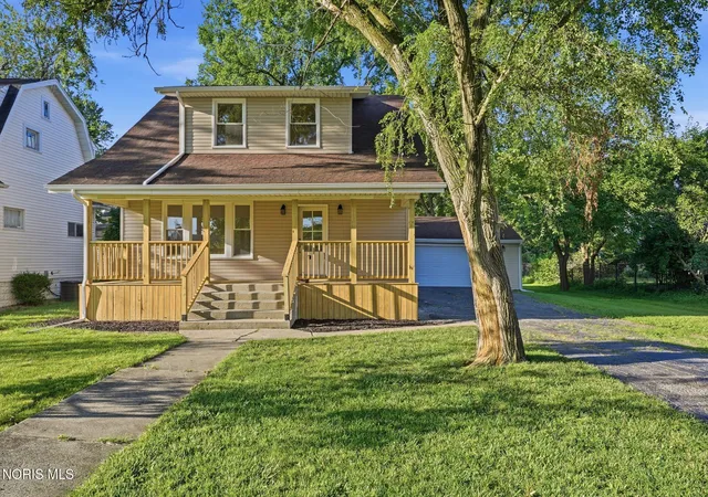 Photo 2 of Single family home for sale at 325 Greenlawn Ave, Findlay, OH 45840 | MLS# 10010561 | Listing updated on 2026-08-25