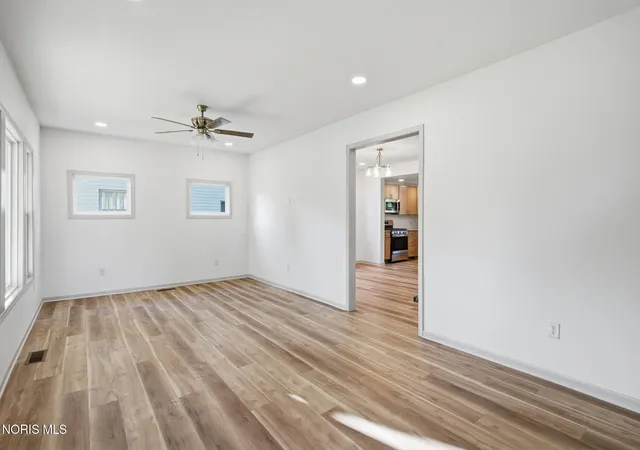 Photo 4 of Single family home for sale at 325 Greenlawn Ave, Findlay, OH 45840 | MLS# 10010561 | Listing updated on 2026-08-25