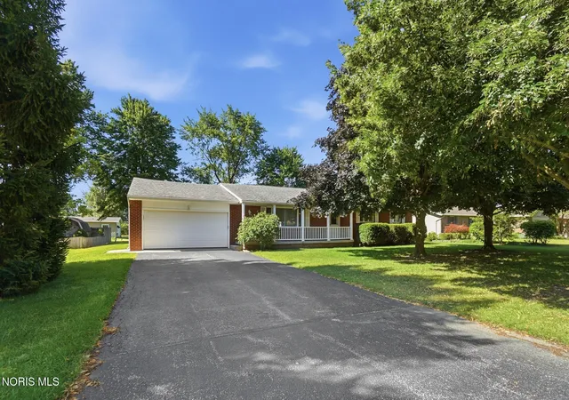 Photo 3 of Single family home for sale at 517 Kirk Dr, Findlay, OH 45840 | MLS# 10010572 | Listing updated on 2026-09-27