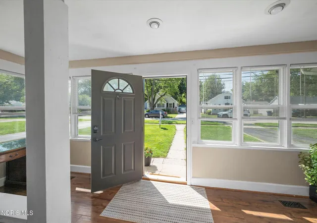 Photo 3 of Sale Pending at 103 Silver Maple Dr, Perrysburg, OH 43551 | MLS# 10010704 | Listing updated on 2026-09-11