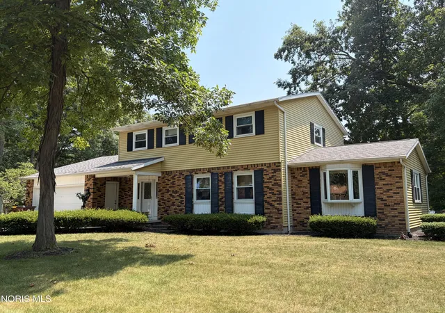 1st image of 1904 Tanglewood Dr, Defiance, OH 43512 | MLS# 10010587