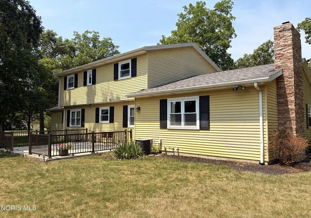 3rd image of 1904 Tanglewood Dr, Defiance, OH 43512 | MLS# 10010587