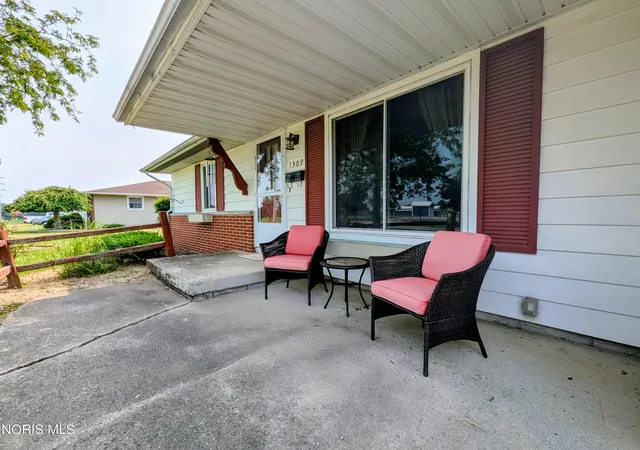 Photo 2 of Sale Pending at 1309 S Platt St, Montpelier, OH 43543 | MLS# 10010576 | Listing updated on 2026-09-14