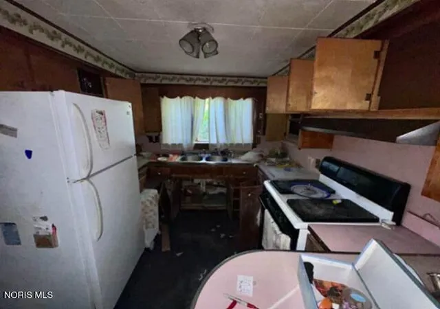 4th image of 112 N Main St, Bloomdale, OH 44817 | MLS# 10010588
