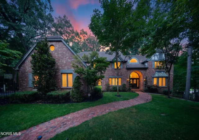 2nd image of 4829 Devilbiss Ct, Toledo, OH 43623 | MLS# 10011054